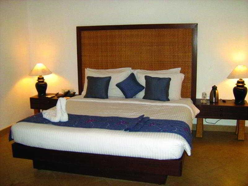 Club Mahindra Ashtamudi Hotel Nīndakara Exterior foto