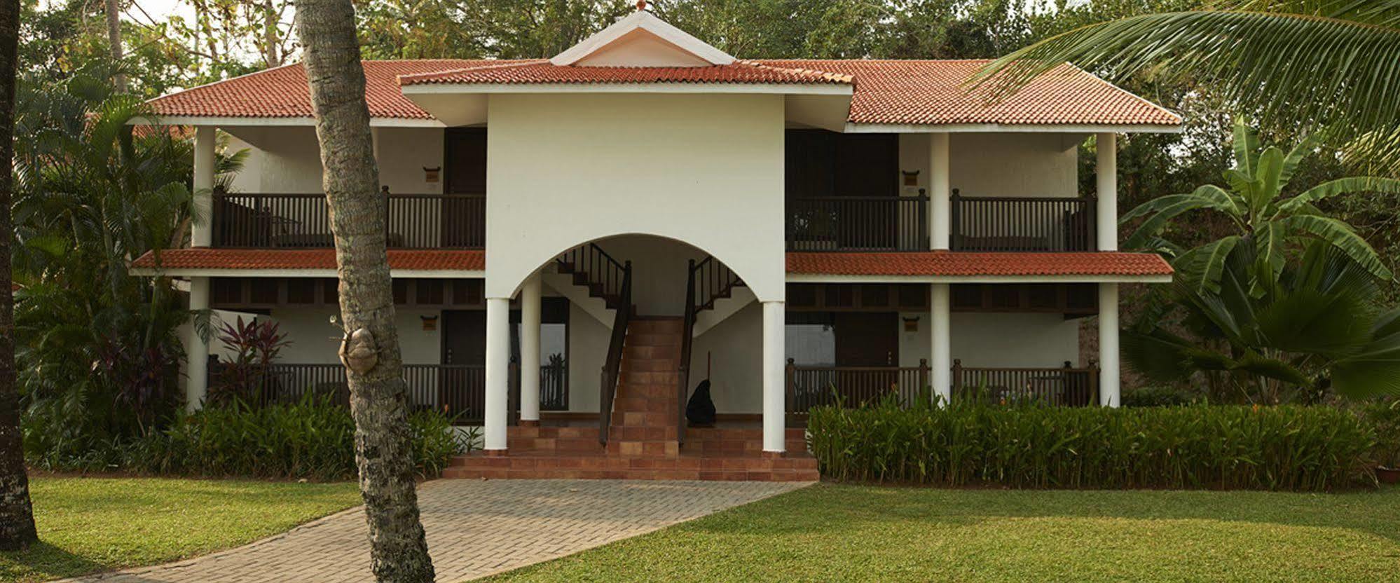Club Mahindra Ashtamudi Hotel Nīndakara Exterior foto