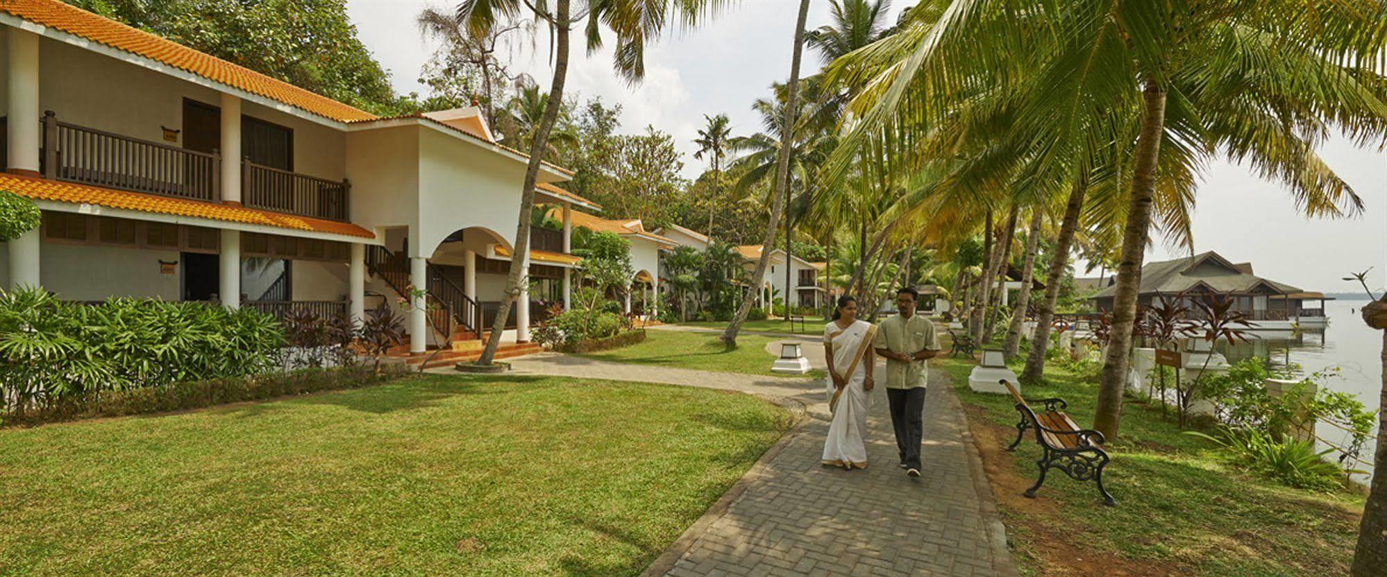 Club Mahindra Ashtamudi Hotel Nīndakara Exterior foto