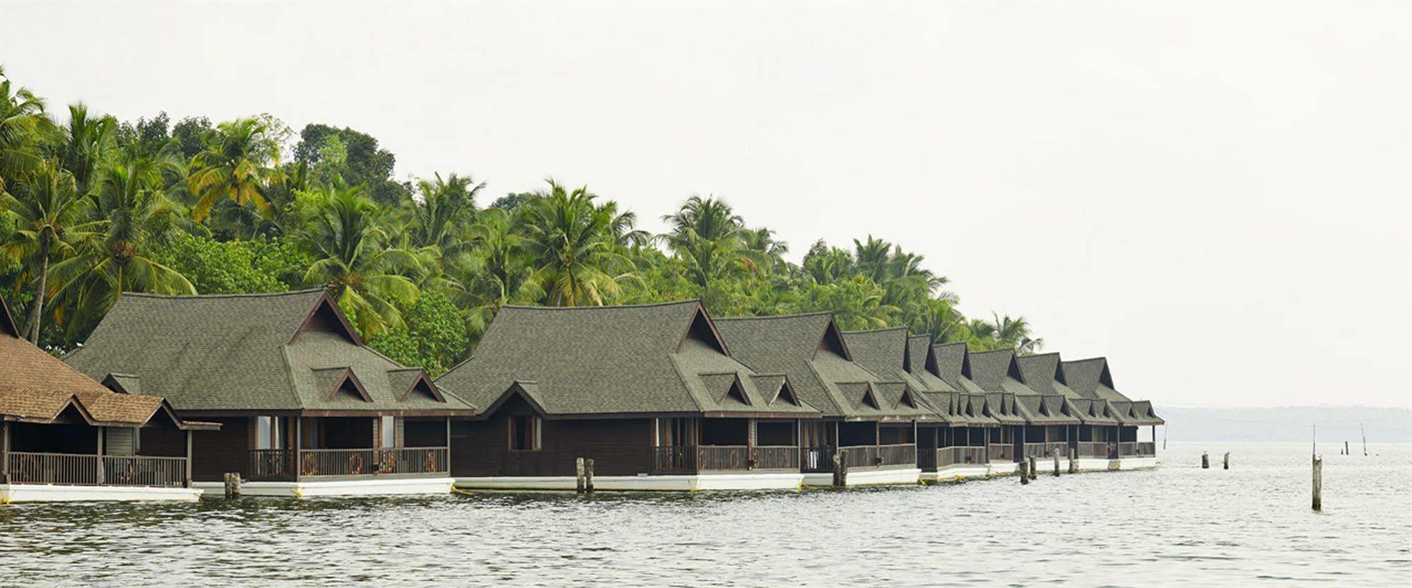 Club Mahindra Ashtamudi Hotel Nīndakara Exterior foto